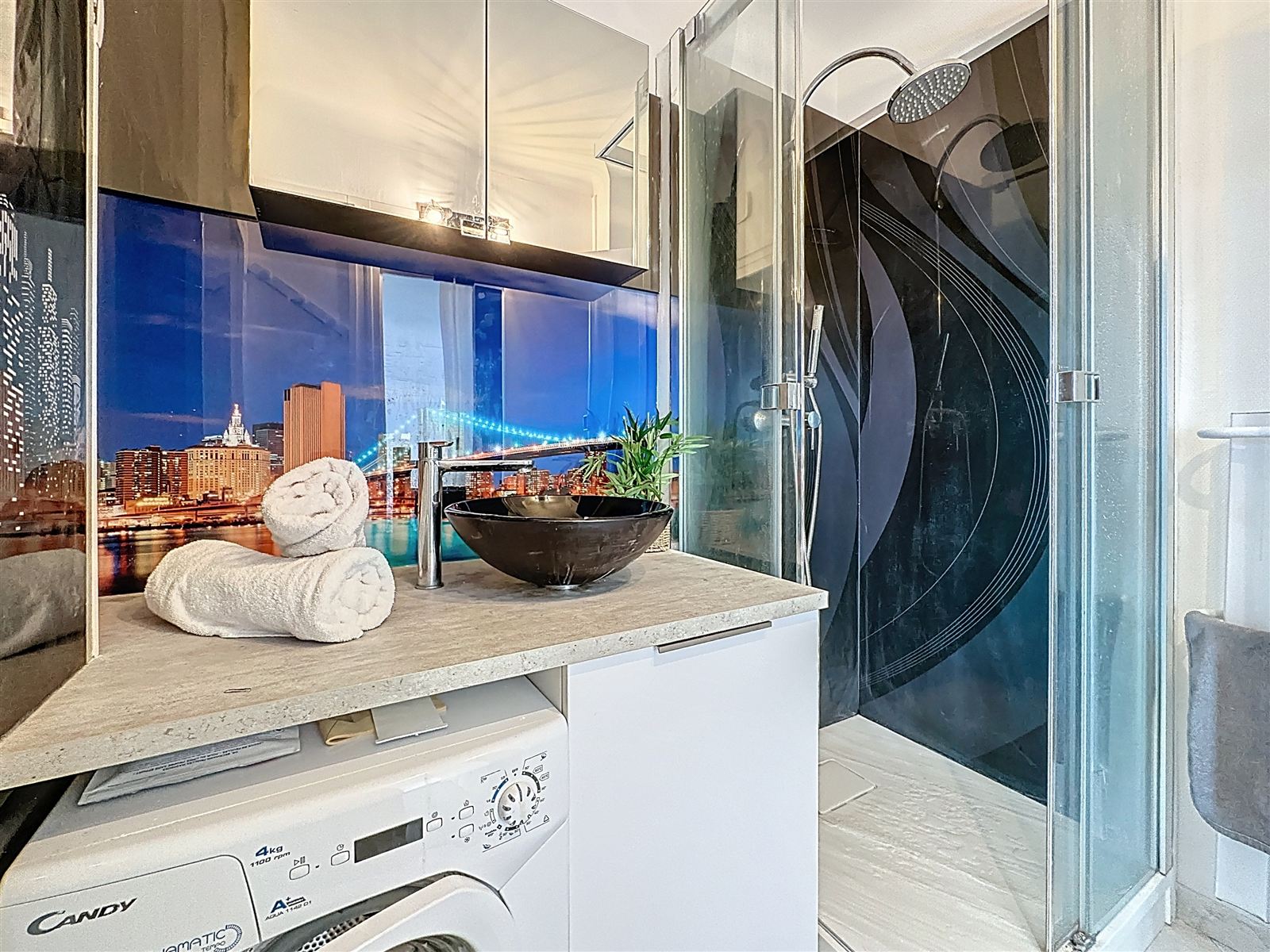 Chambre — autre angle